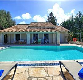 3 bedroom villa with pool in Kassiopi, Corfu, sleeps 6